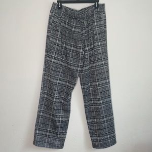 Passport size xl gray hounds tooth they are very stretchy and regular length.